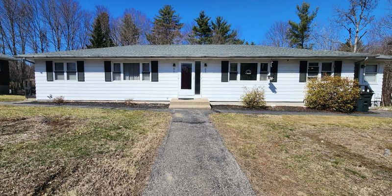 somersworth Apartment: 63 west high st