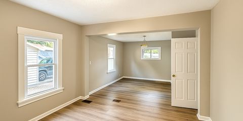 20250929_2155_Renovated Living Space_remix_01k6cfhdp7f77sdrpe5413ysk2.png