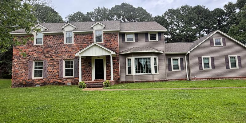 Martin House: 139 Mockingbird Ln