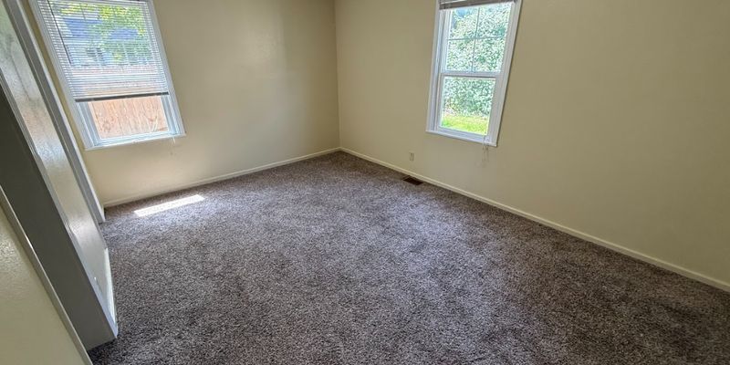 Newberg House: 515 N Meridian St