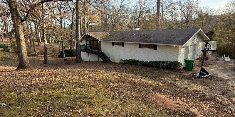 Columbus House: 323 Forrest Glen Rd