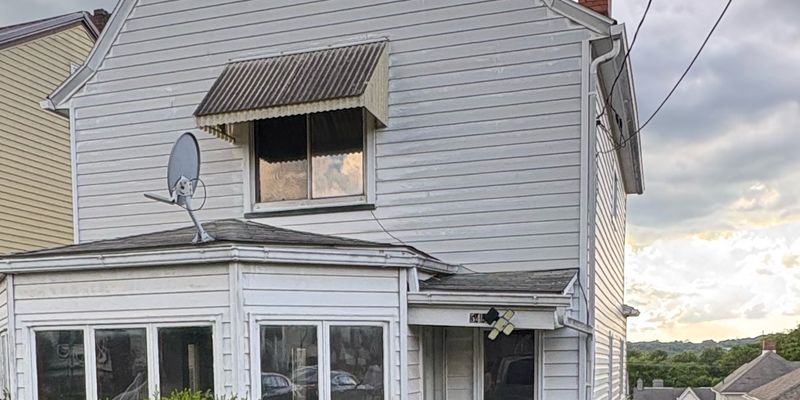 Brownsville House: 544 Pearl St