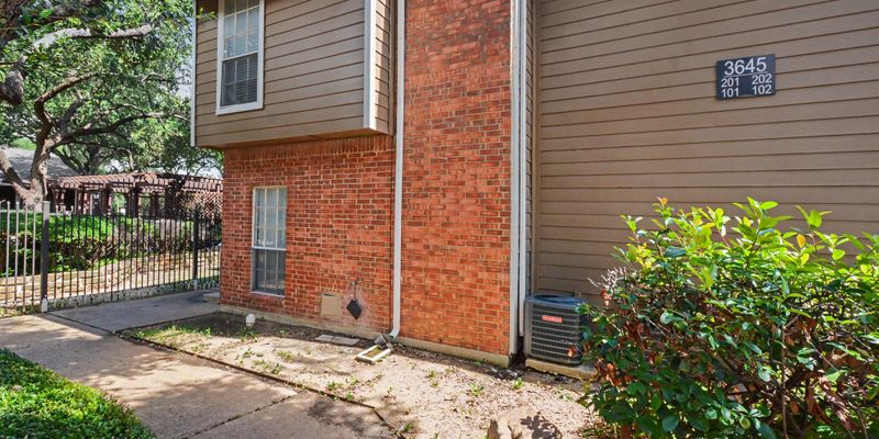 Irving Condo: 3645 W Northgate Dr