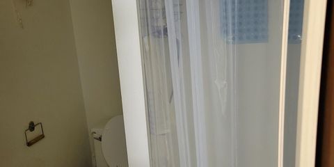 6 bathroom.jpg