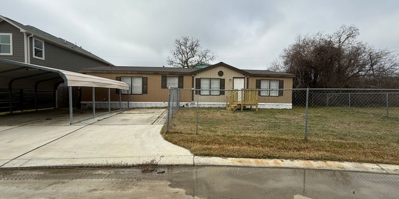 Baytown House: 124 Egret Canal N