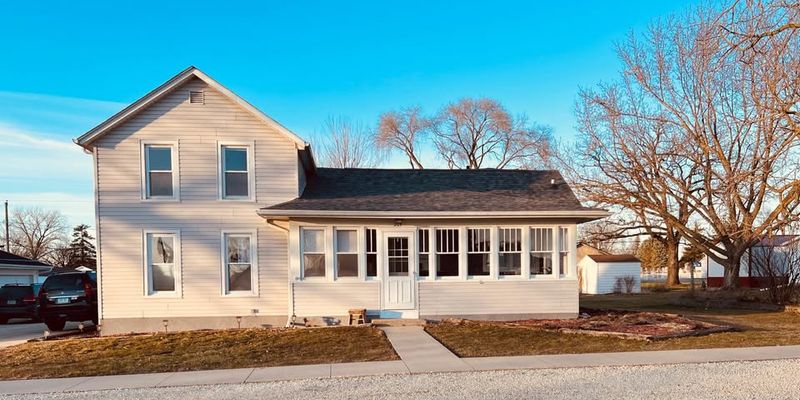 Fairbank House: 205 Forest St