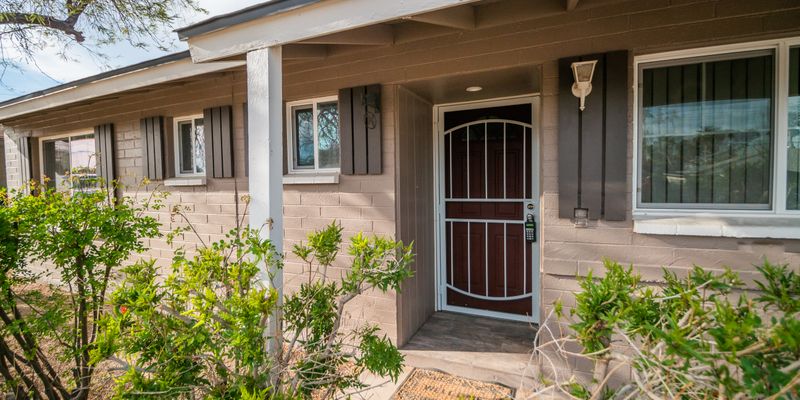 Scottsdale House: 7014 E Holly St