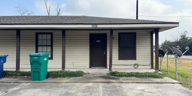 Sulphur House: 1356 S Post Oak Rd