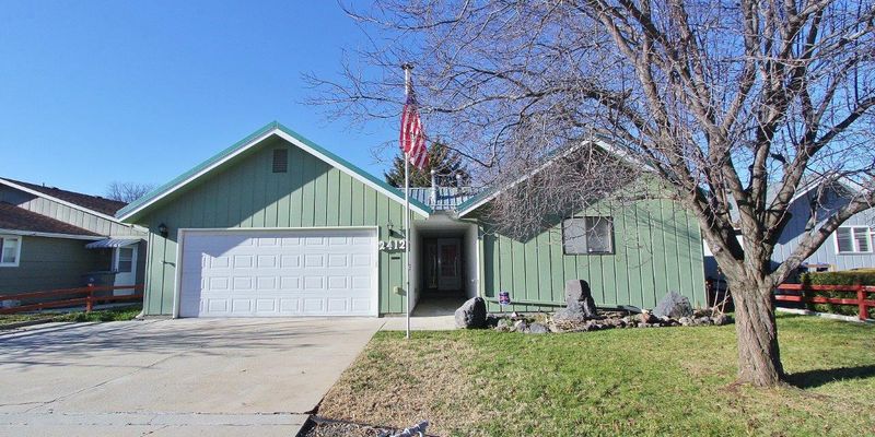 Caldwell House: 2412 Robert Ave