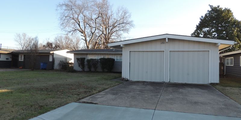 Tulsa House: 6552 E 27th Pl