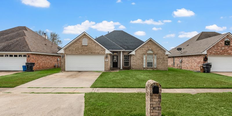 Bossier City House: 6012 Whitney Dr