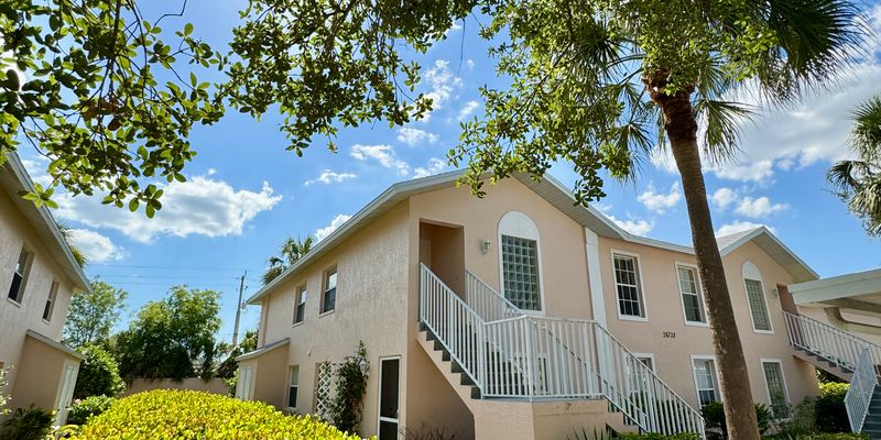 Bonita Springs Apartment: 26747 Little John Ct