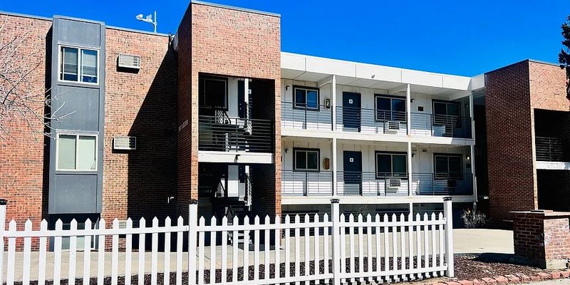 Denver Apartment: 980 S Dexter St