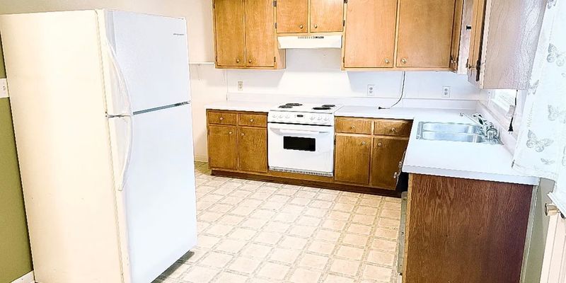 Ridgeway Apartment: 855 Vista View Ln