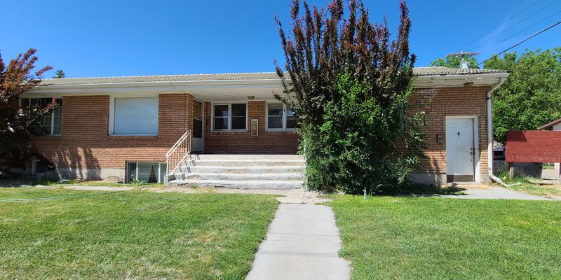 Burley Apartment: 1559 Burton Avenue