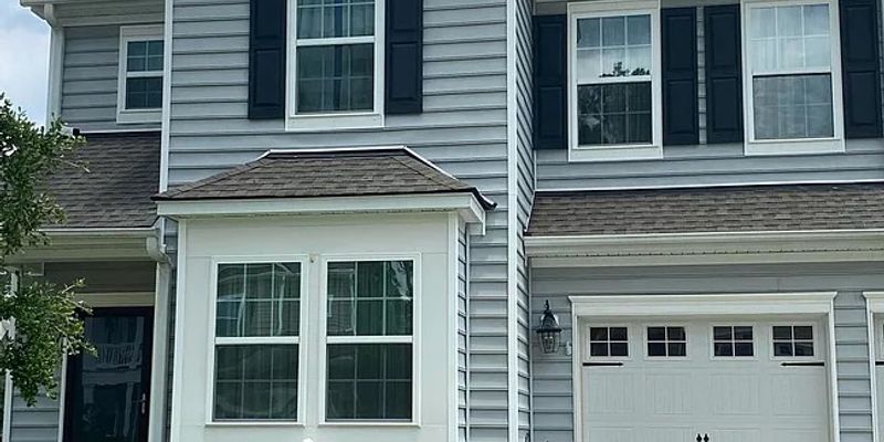 Ladson House: 9824 English Elm St