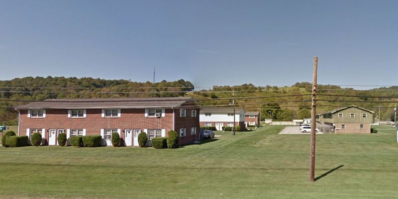 Atkins Apartment: 5907 Lee Hwy
