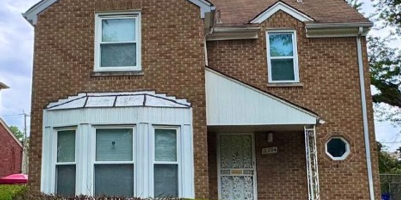 Detroit House: 18294 Marlowe St