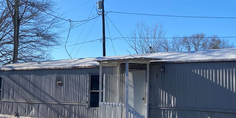 Travelers Rest House: 612 N Main St