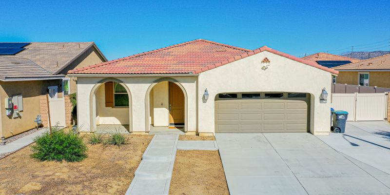Menifee House: 28954 Copper River Rd