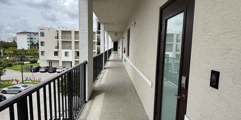 Doral Apartment: 4636 NW 84th Ave