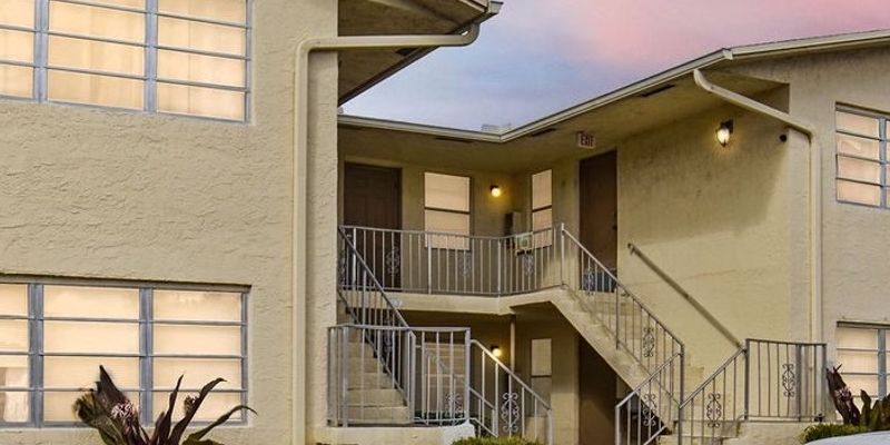 Coconut Creek Apartment: 461 Sunshine Dr