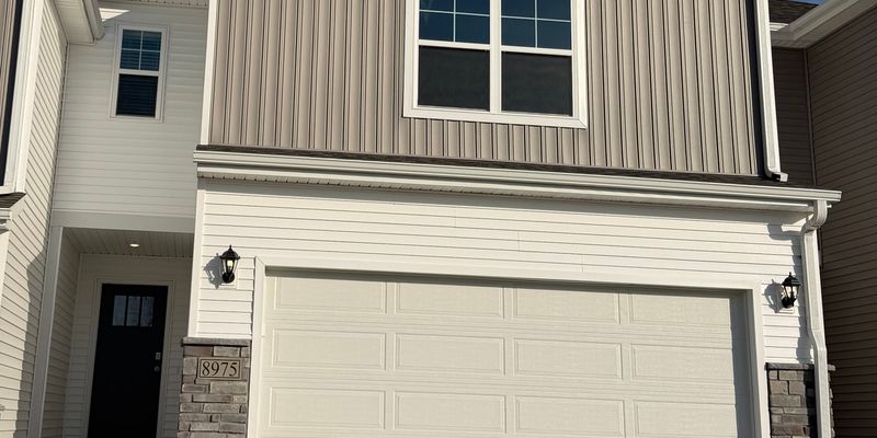 Bennington House: 8975 N 167th St