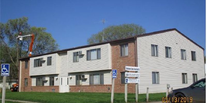 Jefferson Apartment: 509 S Railroad Ave