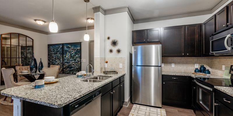Houston Apartment: Crescent Green Dr