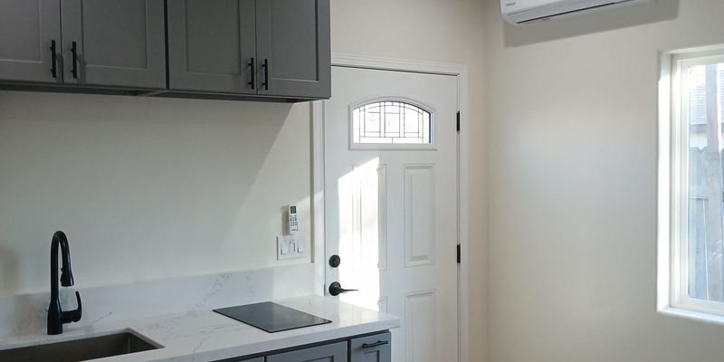 Bakersfield House: 801 Wilson Ave