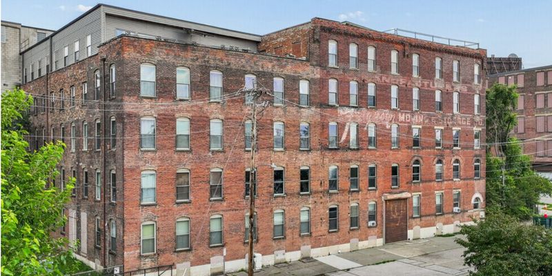 Cincinnati Apartment: 1220 Harrison Ave
