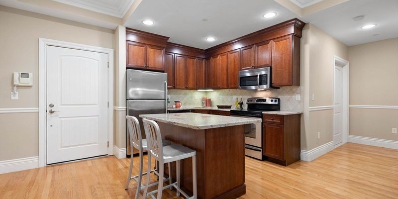 Wellesley House: 12 Russell Rd #APT J465475B