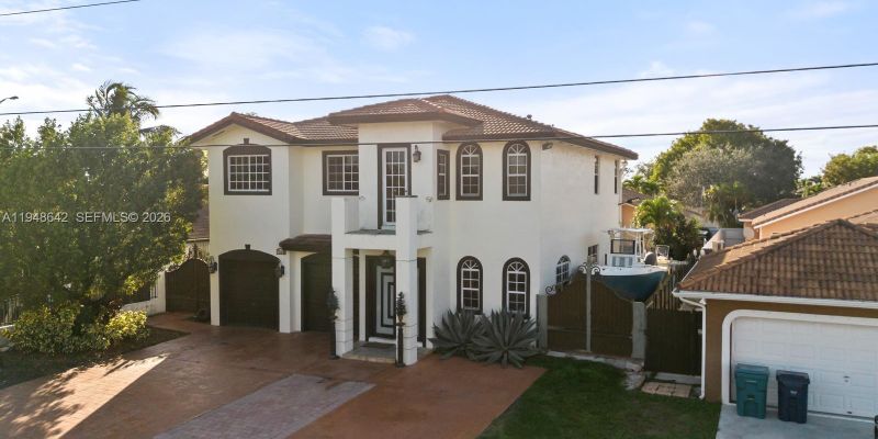 Miami House: 1360 SW 142nd Ave #1360