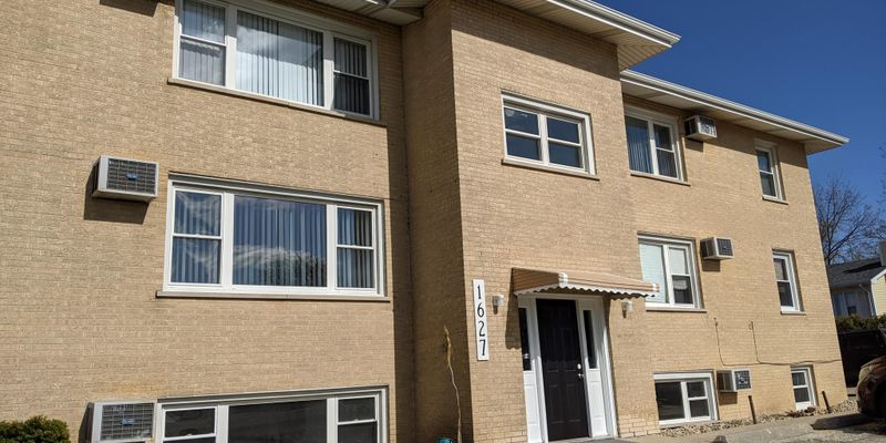 Round Lake Beach Apartment: 1627 Grove Dr