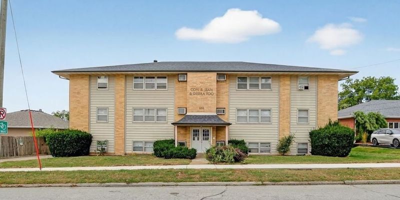 West Des Moines Apartment: 800 13th St
