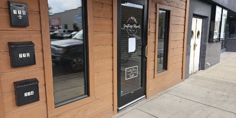 Springfield House: 710 S Main St