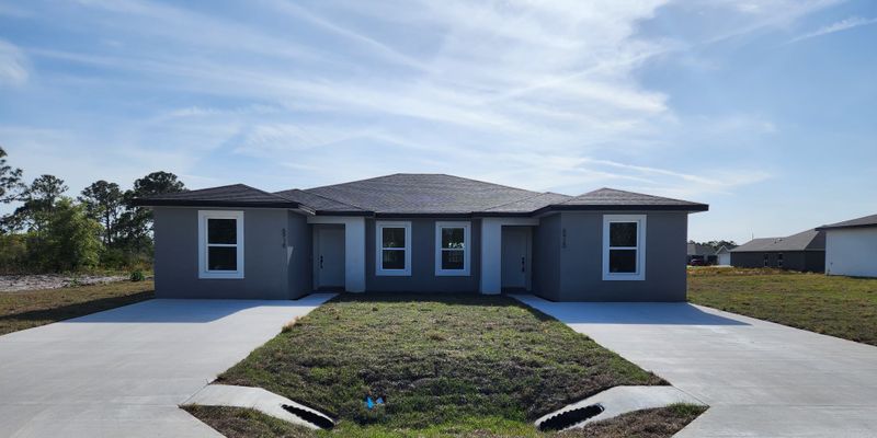 Sebring Townhome: 6918 Dickinson Dr