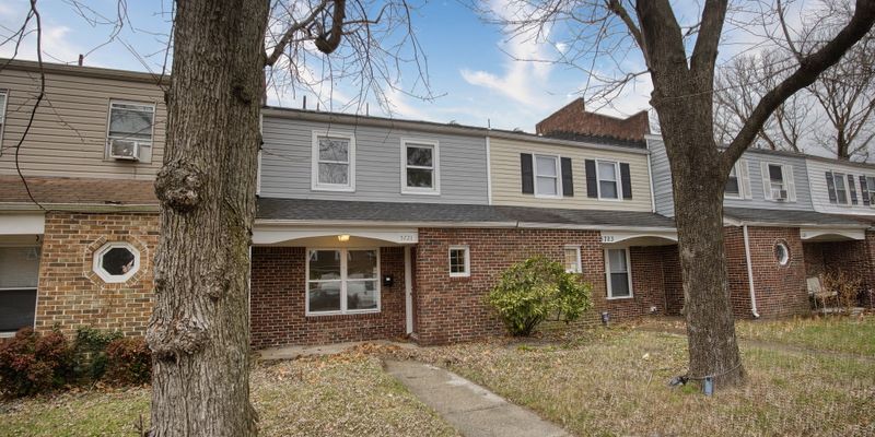 Virginia Beach House: 5721 E Hastings Arch