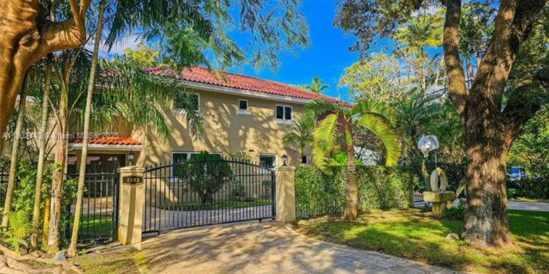 Coral Gables House: 1543  Dorado Ave