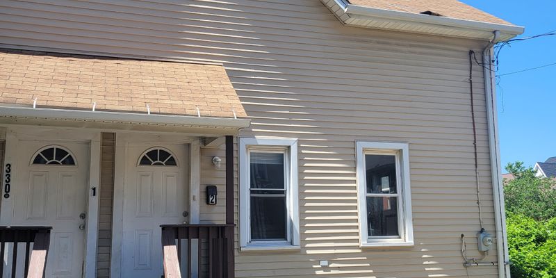 Erie Townhome: 324 W 9th St