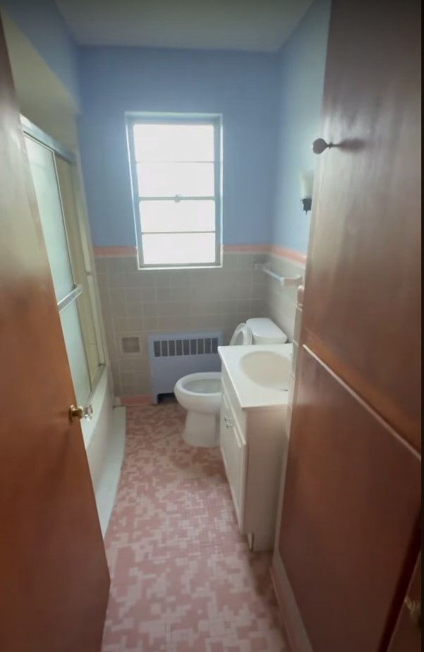 2421 Riverside Dr 2 photo 5