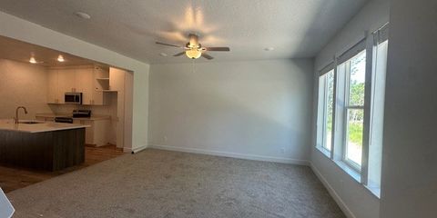 Livingroom.jpg