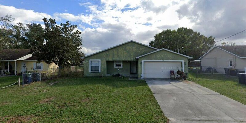 Auburndale House: 132 Cory Ct