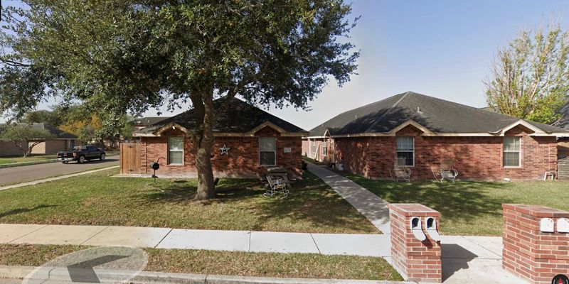 Edinburg Apartment: 1821 W Portales Dr