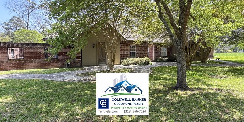 Monroe Apartment: 1604 N McGuire Ave