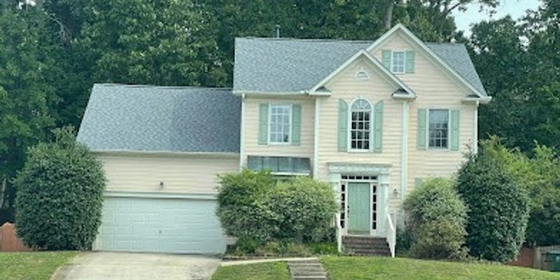 Cary House: 412 Silvergrove Drive