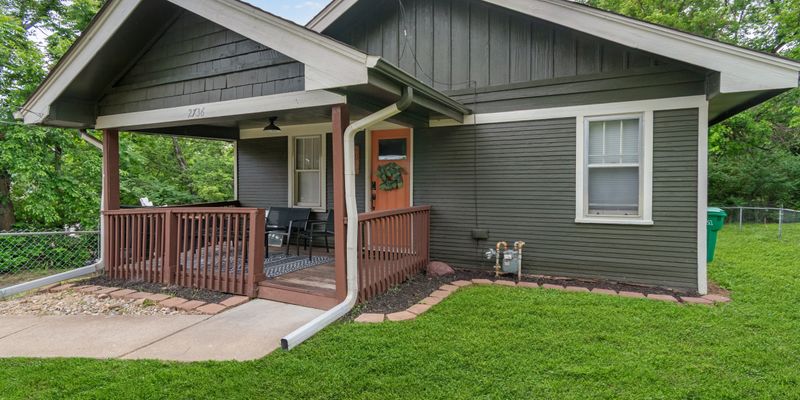 Kansas City House: 2736 S 18th St