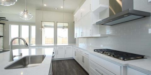 Kitchen 4-1.jpg