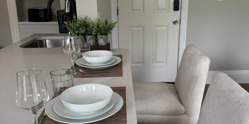 Cleveland Apartment: 1847 East 87th Street