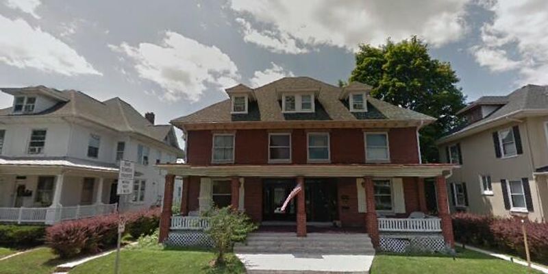 Hershey Apartment: 118 Cocoa Avenue